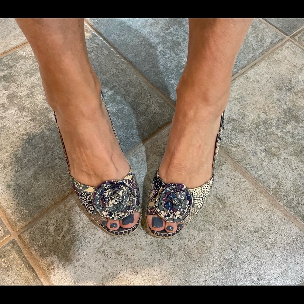 Canvas wedge